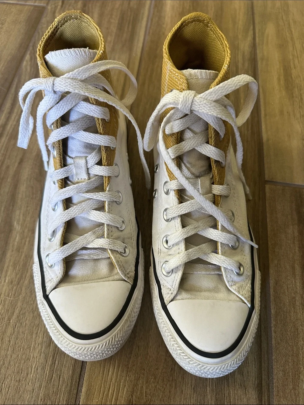 Converse Chuck Taylor All Star High Top Men’s 5, Women’s 7